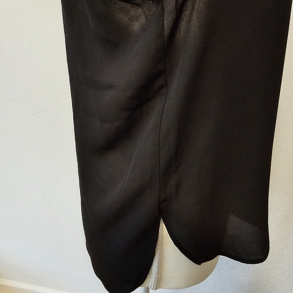 DKNY Black and White Trim Sleeveless Blouse Women's Size Small NWT - Picture 6 of 12